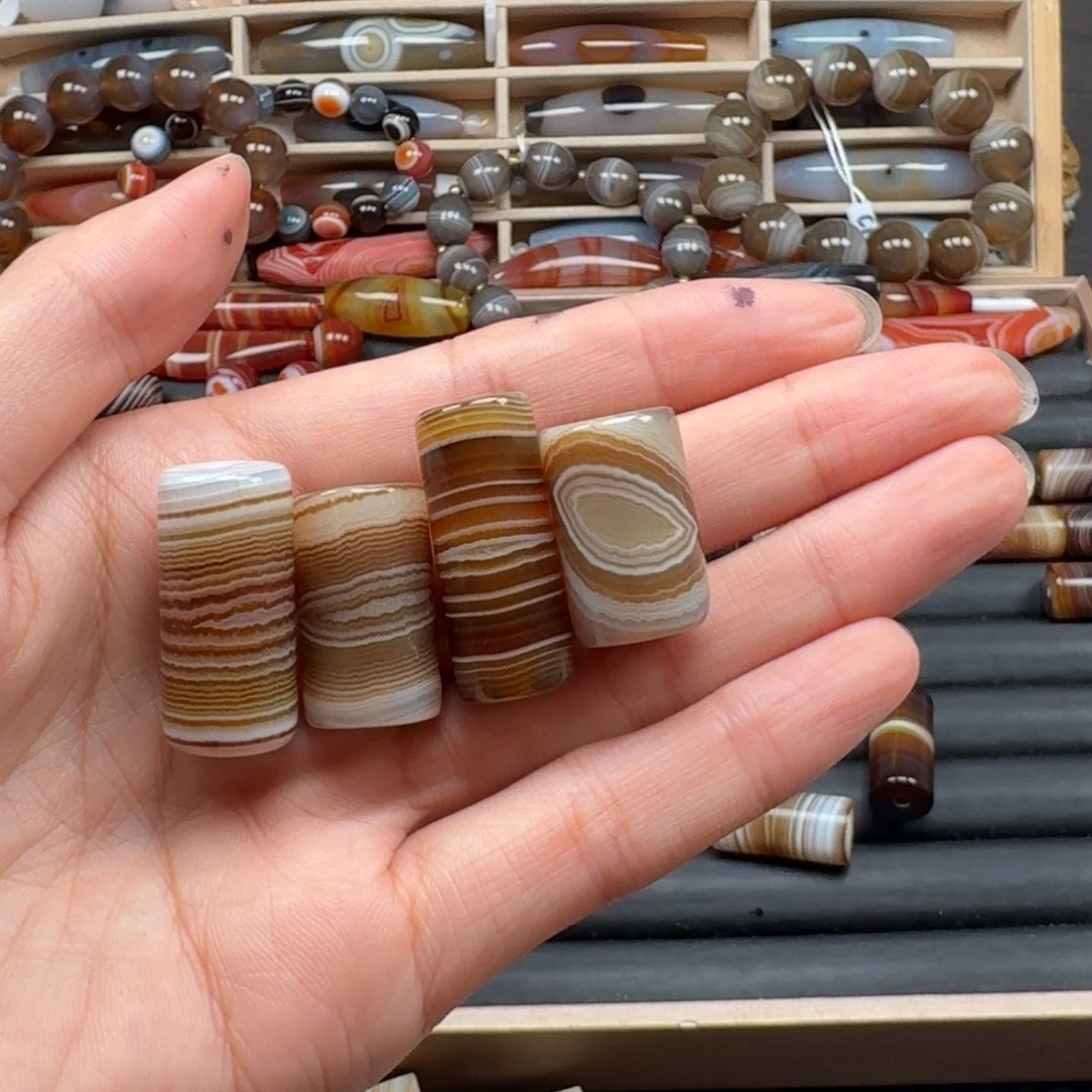 藏***A玛瑙/玉髓未镶嵌颈饰