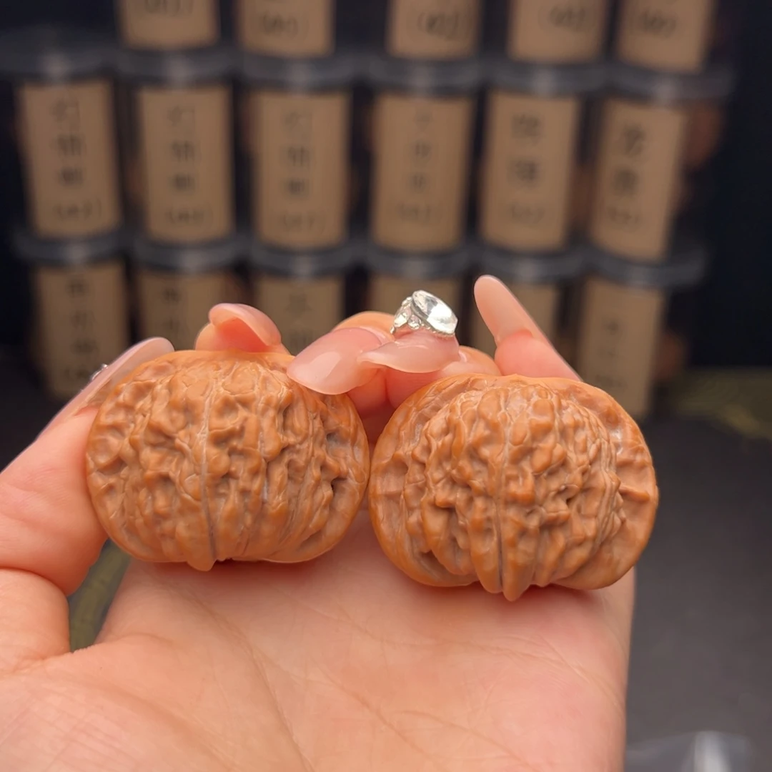 大***鱼吊坠文玩核桃四座楼