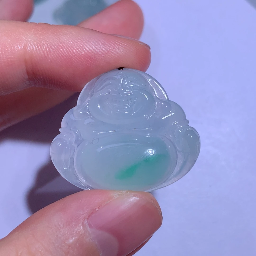 翡翠颈饰未镶嵌佛公