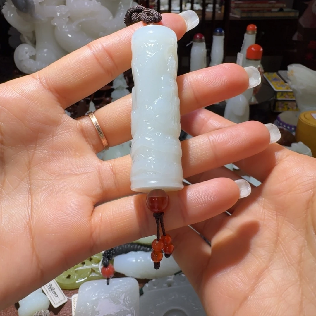 和田玉未镶嵌把件