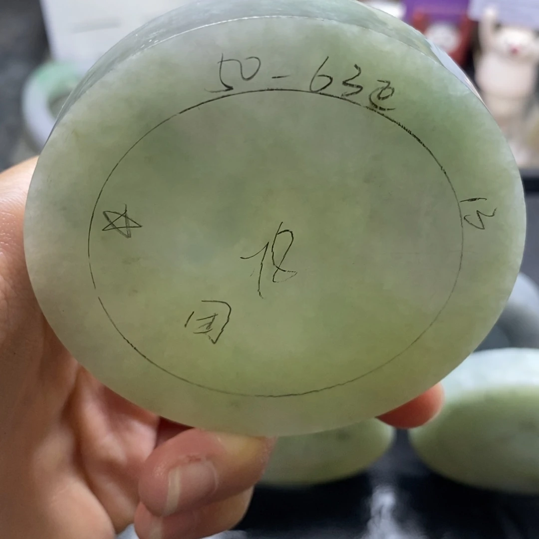 定制翡翠未镶嵌翡翠手镯