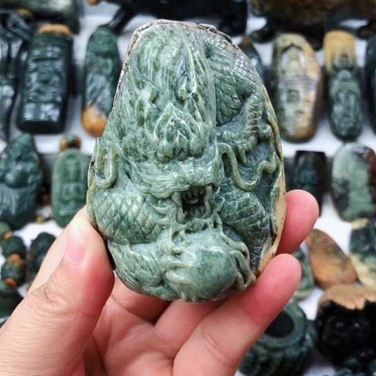 岫岩河磨玉（透闪石质玉）未镶嵌把件