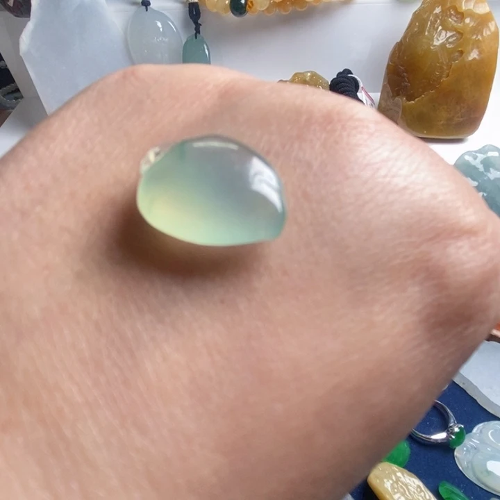 颈饰未镶嵌翡翠天然翡翠