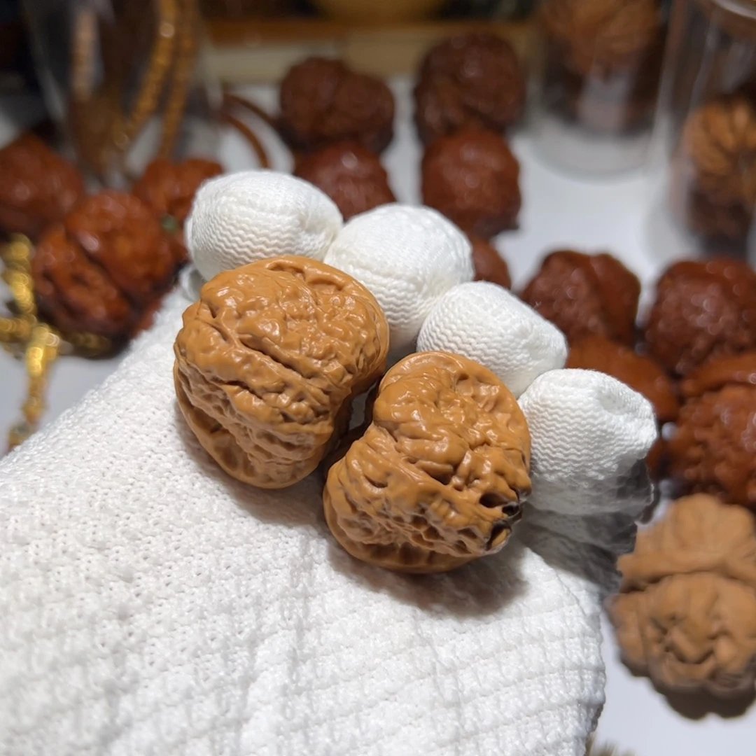 文玩核桃把件两*线34蛤蟆头