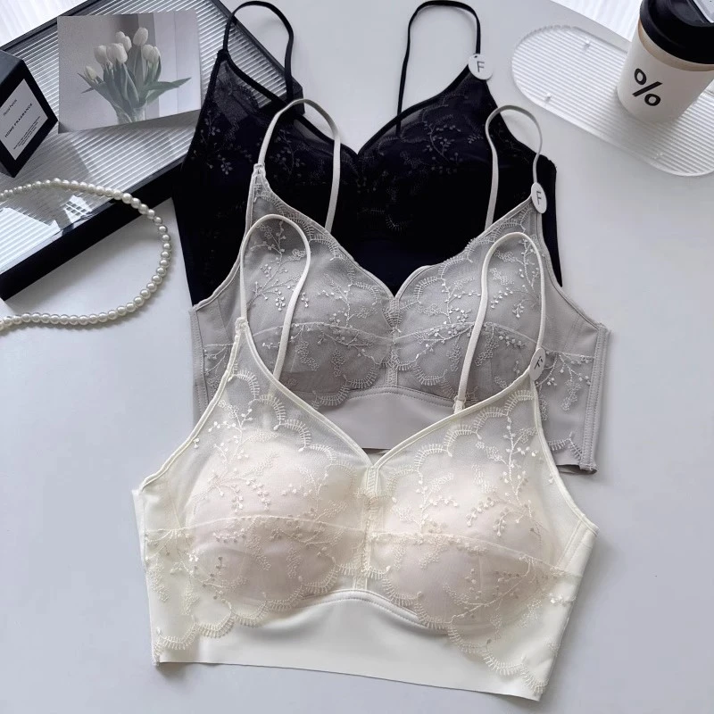 蕾丝美背内搭内衣2025文胸一体女士细肩带无痕大胸显小薄款抹胸