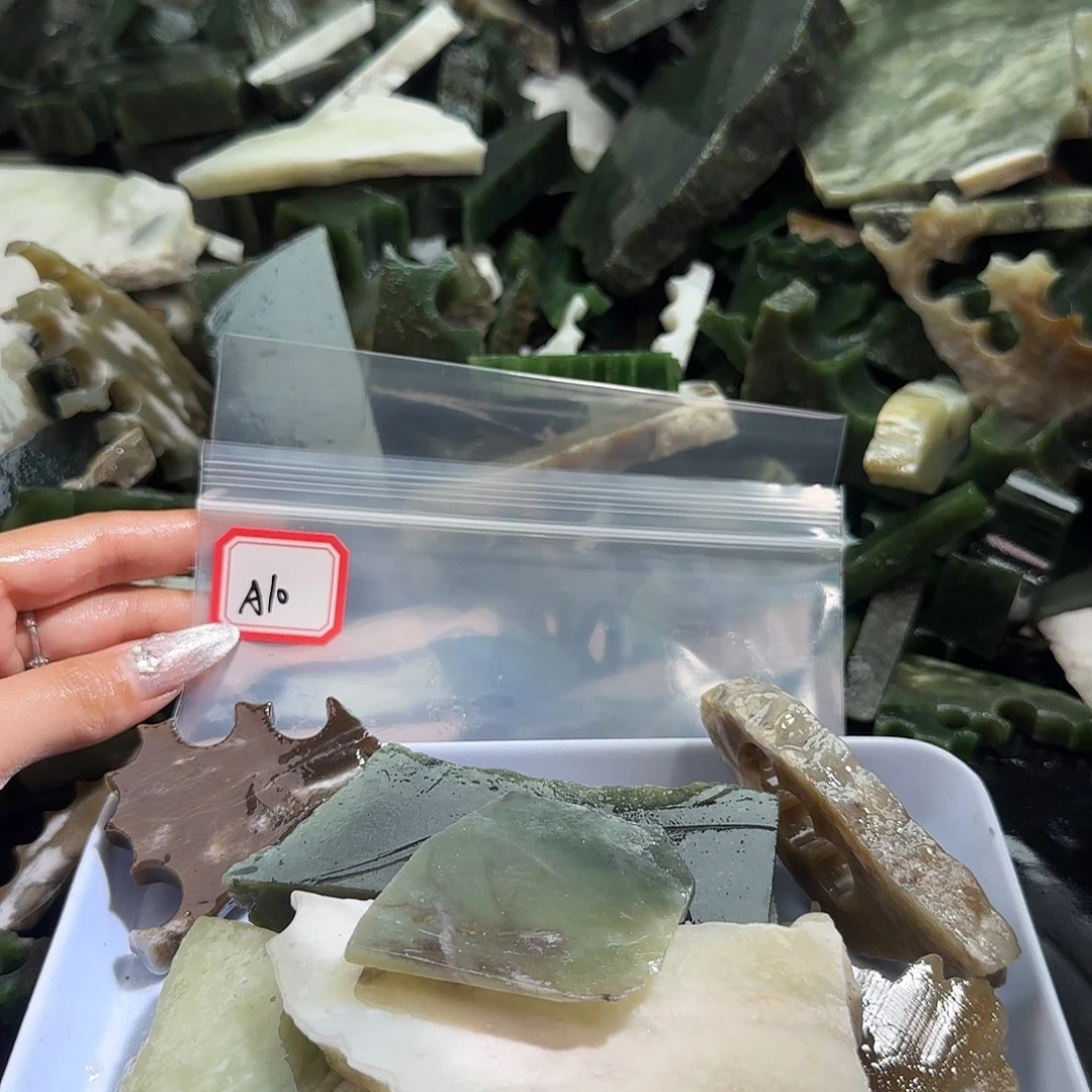 春***实和田玉未镶嵌珠宝半成品