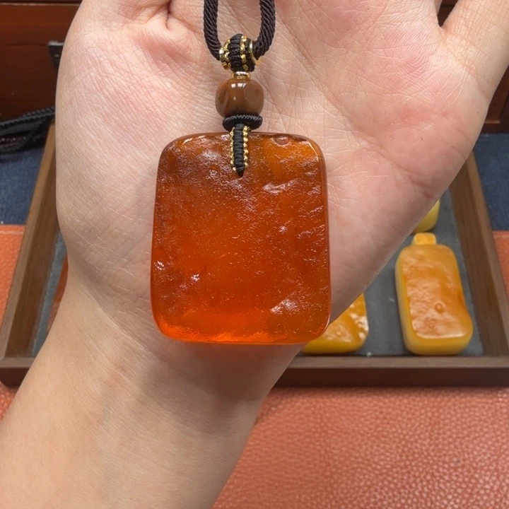 蜜蜡未镶嵌吊坠(赠链)