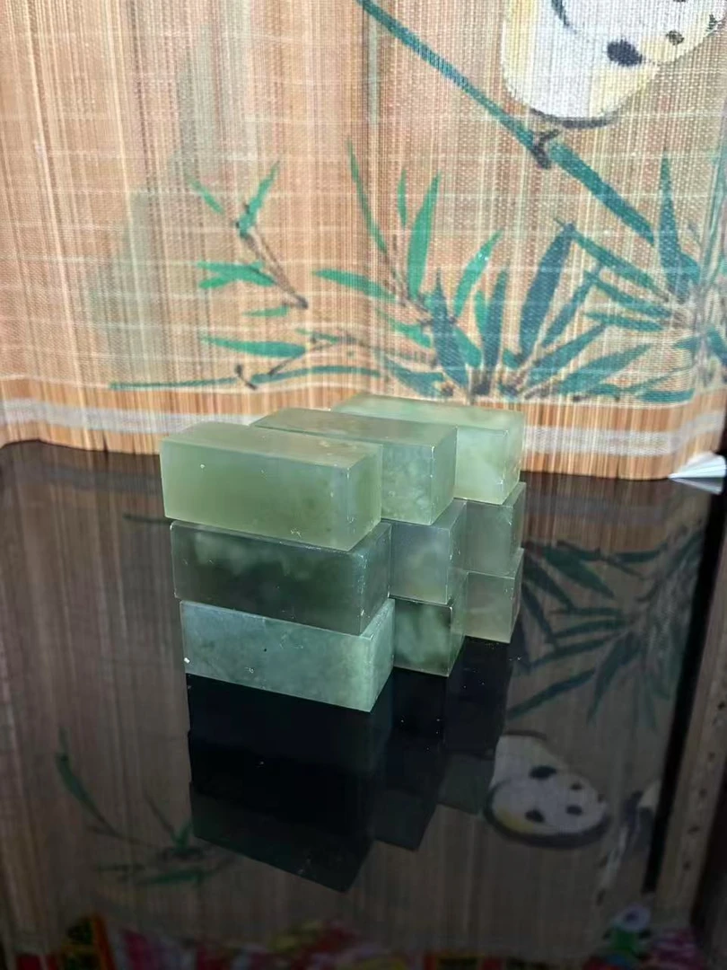 福利辽宁吉洞石青绿色 质地油润细腻 柔和 硬度 2.5 左右