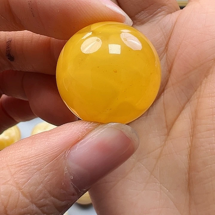 蜜蜡未镶嵌珠宝奇石