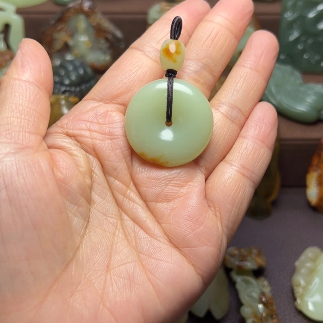 【闪购商品】岫岩河磨玉（透闪石质玉）未镶嵌颈饰