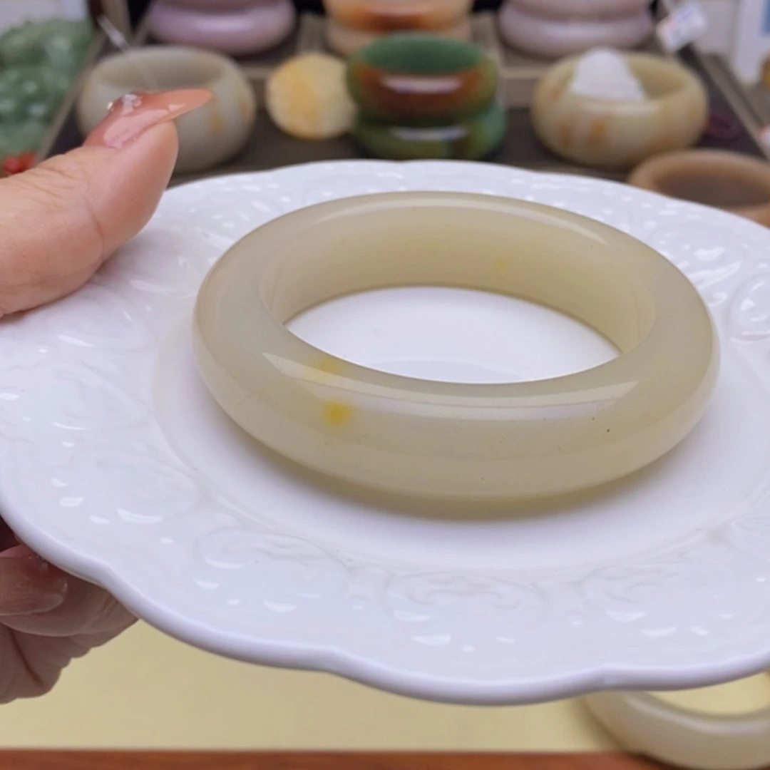 【闪购商品】石英质玉手镯未镶嵌