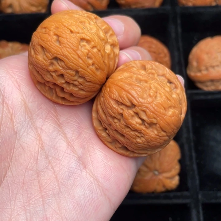 秦岭野生文玩核桃