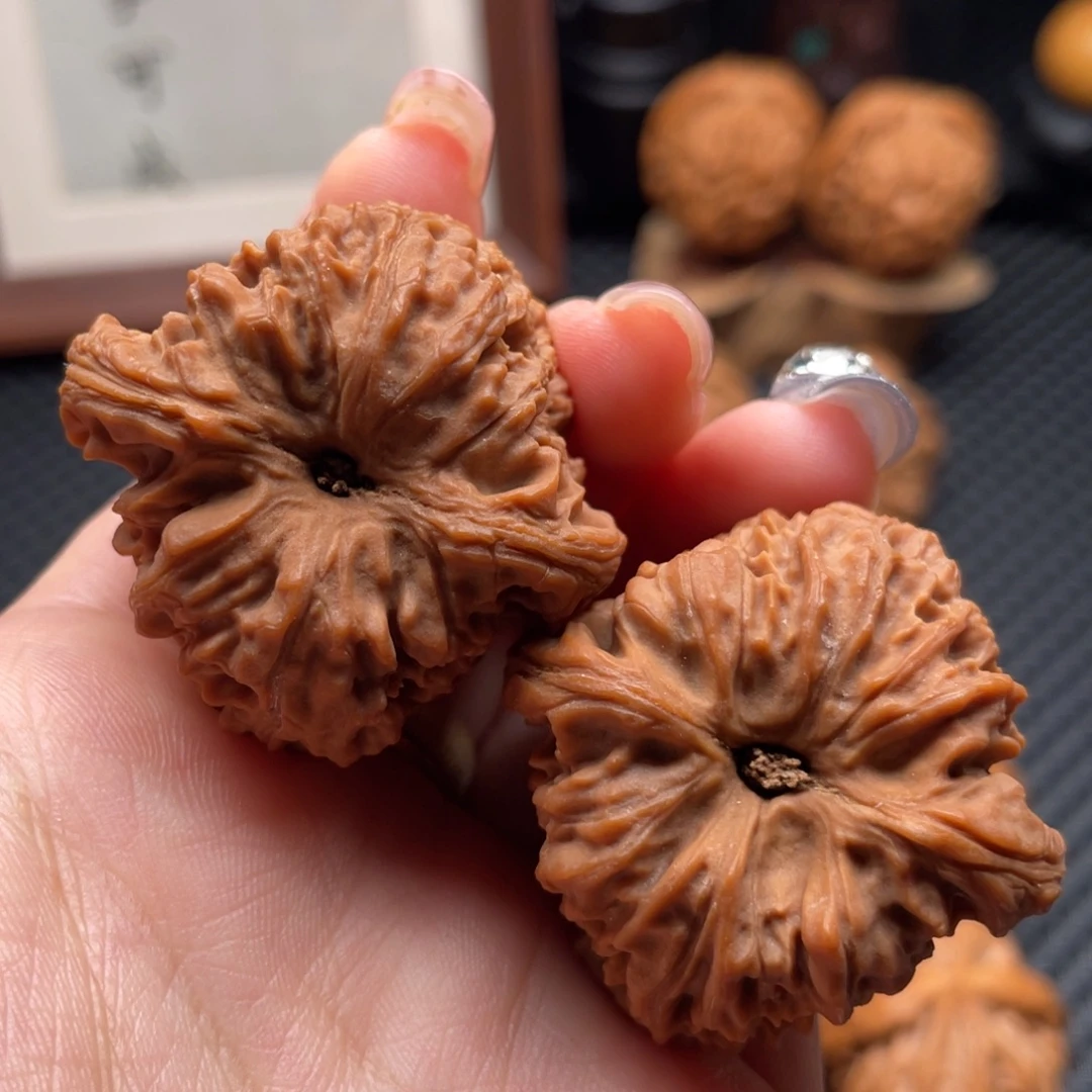 把件文玩核桃高炮凹底南疆石