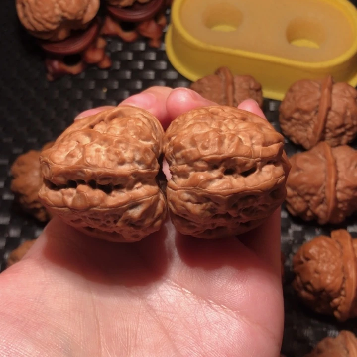 王****文玩核桃把件蛙王