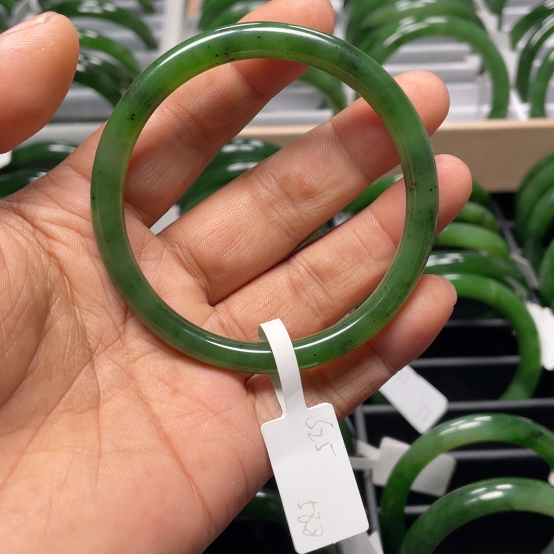 和田玉（碧玉）未镶嵌手镯