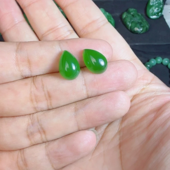 未镶嵌和田玉（碧玉）耳饰