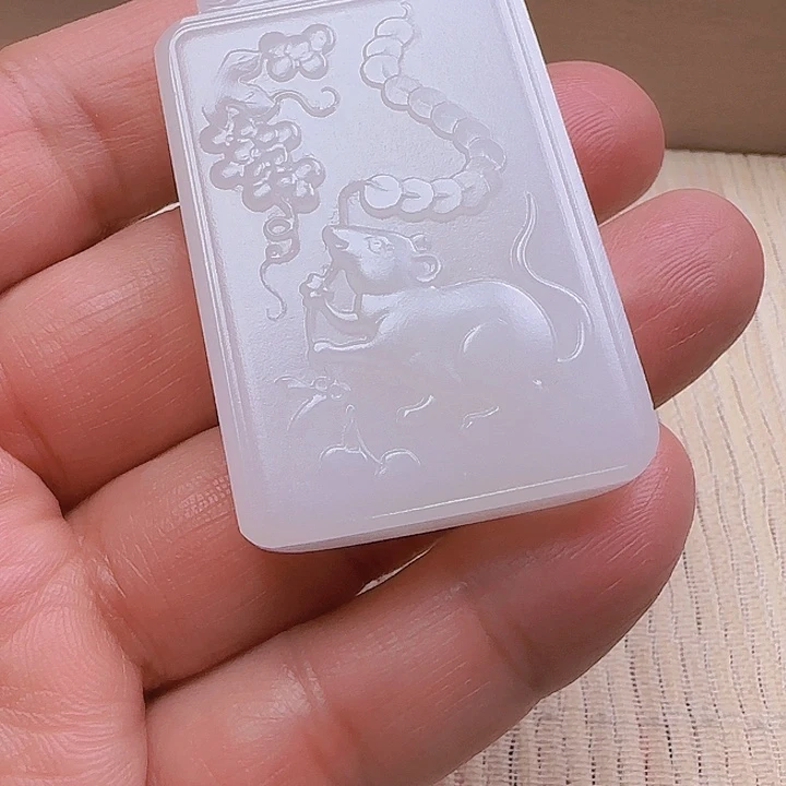 和田玉（糖玉）颈饰未镶嵌