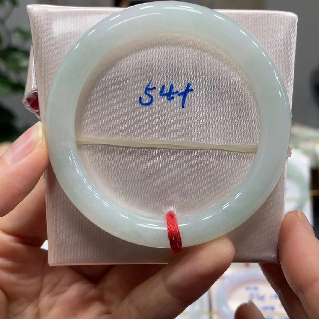 翡翠未镶嵌手镯翡翠