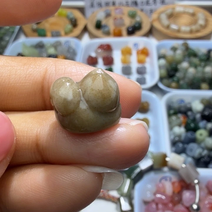 和田玉未镶嵌珠宝奇石