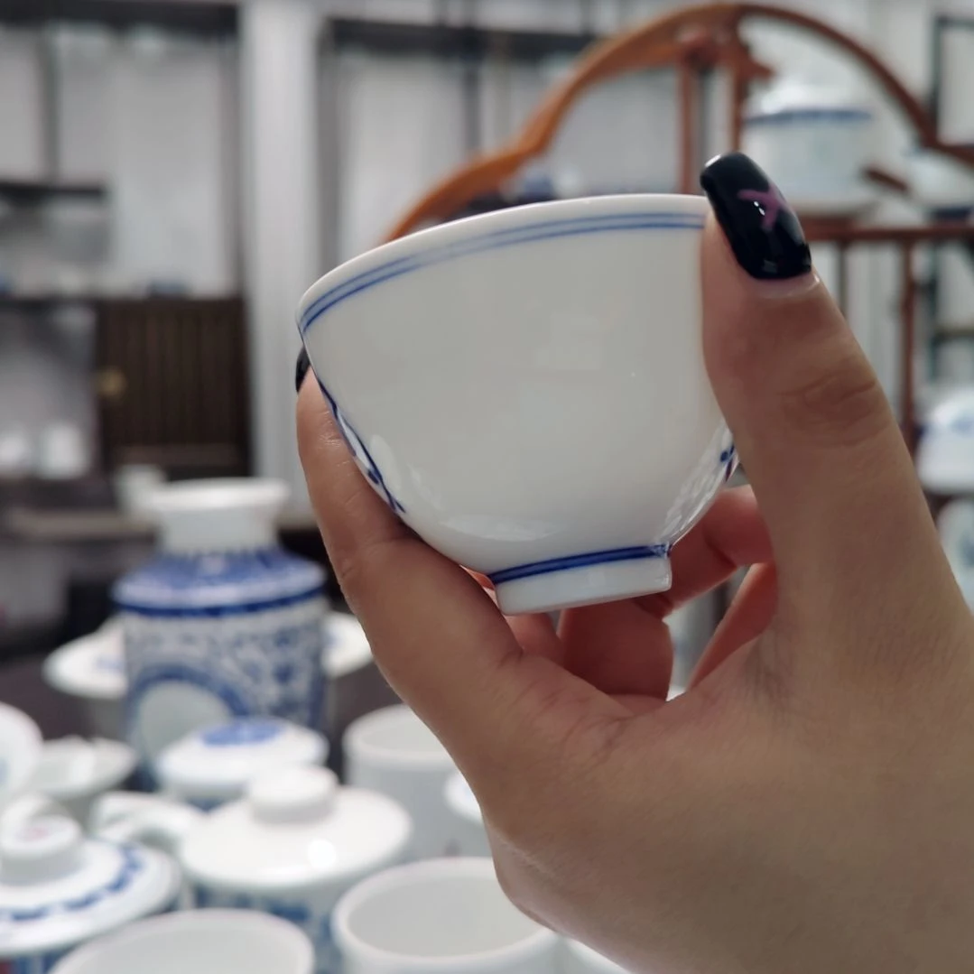 陶瓷代拍实发手绘宝莲小杯一个