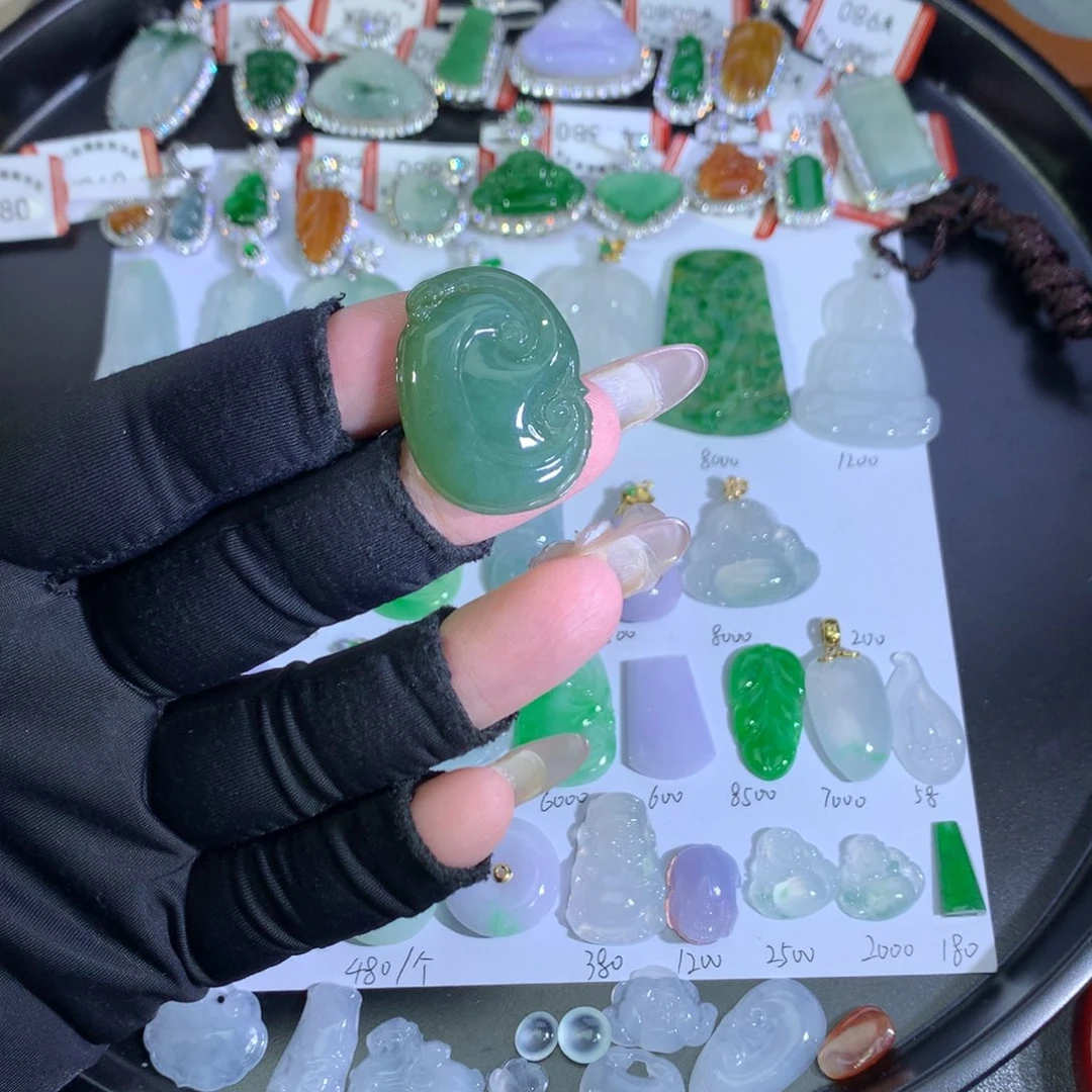 翡翠未镶嵌吊坠(不含链)如意