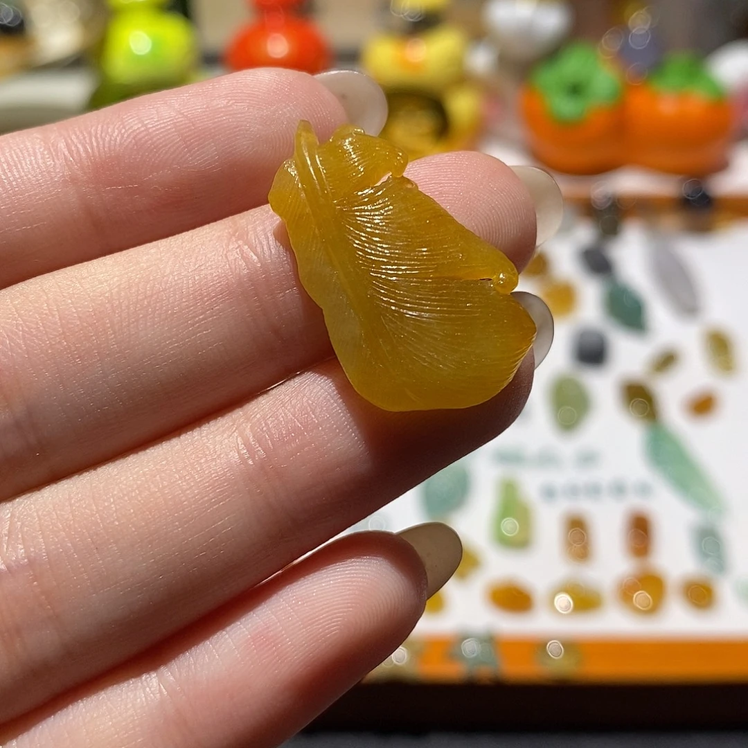 颈饰未镶嵌翡翠羽毛