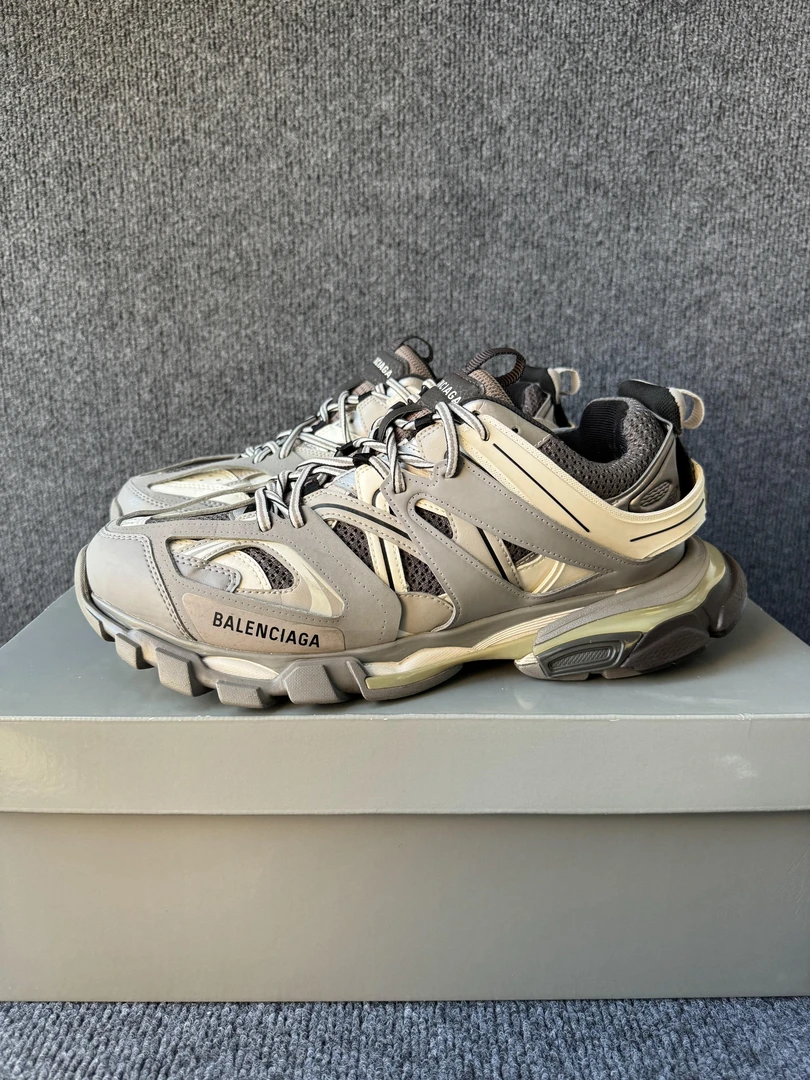 95新 Balenciaga/巴黎世家 44码 track 灰白 老爹鞋 原盒