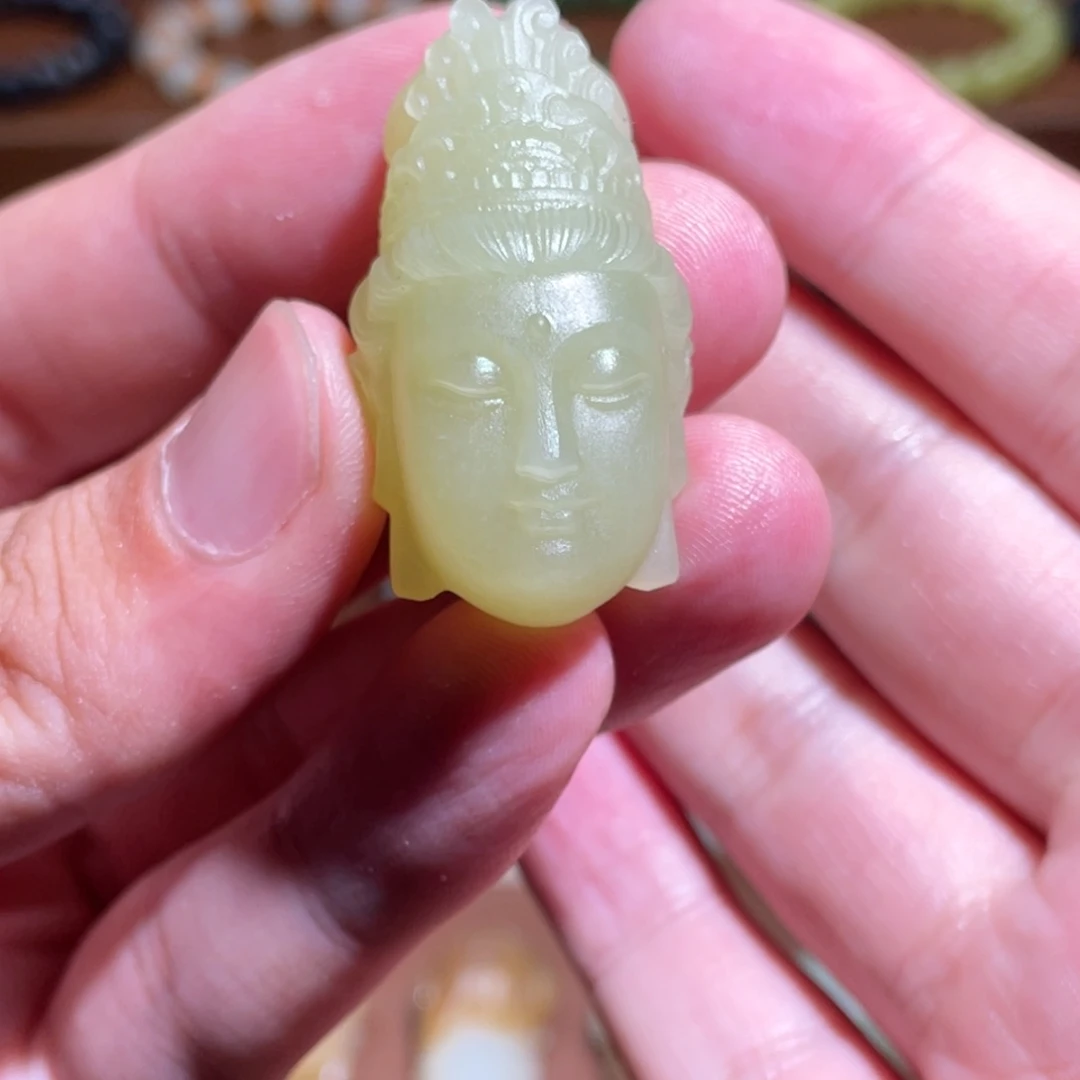 妞***儿和田玉未镶嵌颈饰