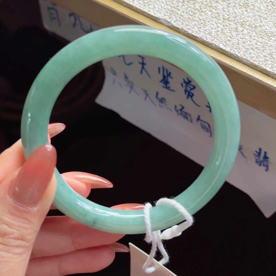 翡翠未镶嵌手镯手镯