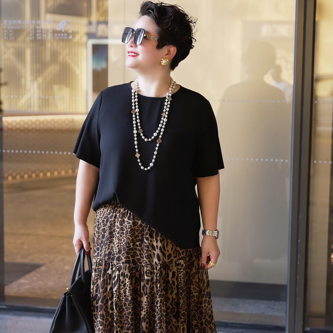 向红同学2025春夏新款简约酷黑时尚圆领醋酸百搭大码上衣SY127