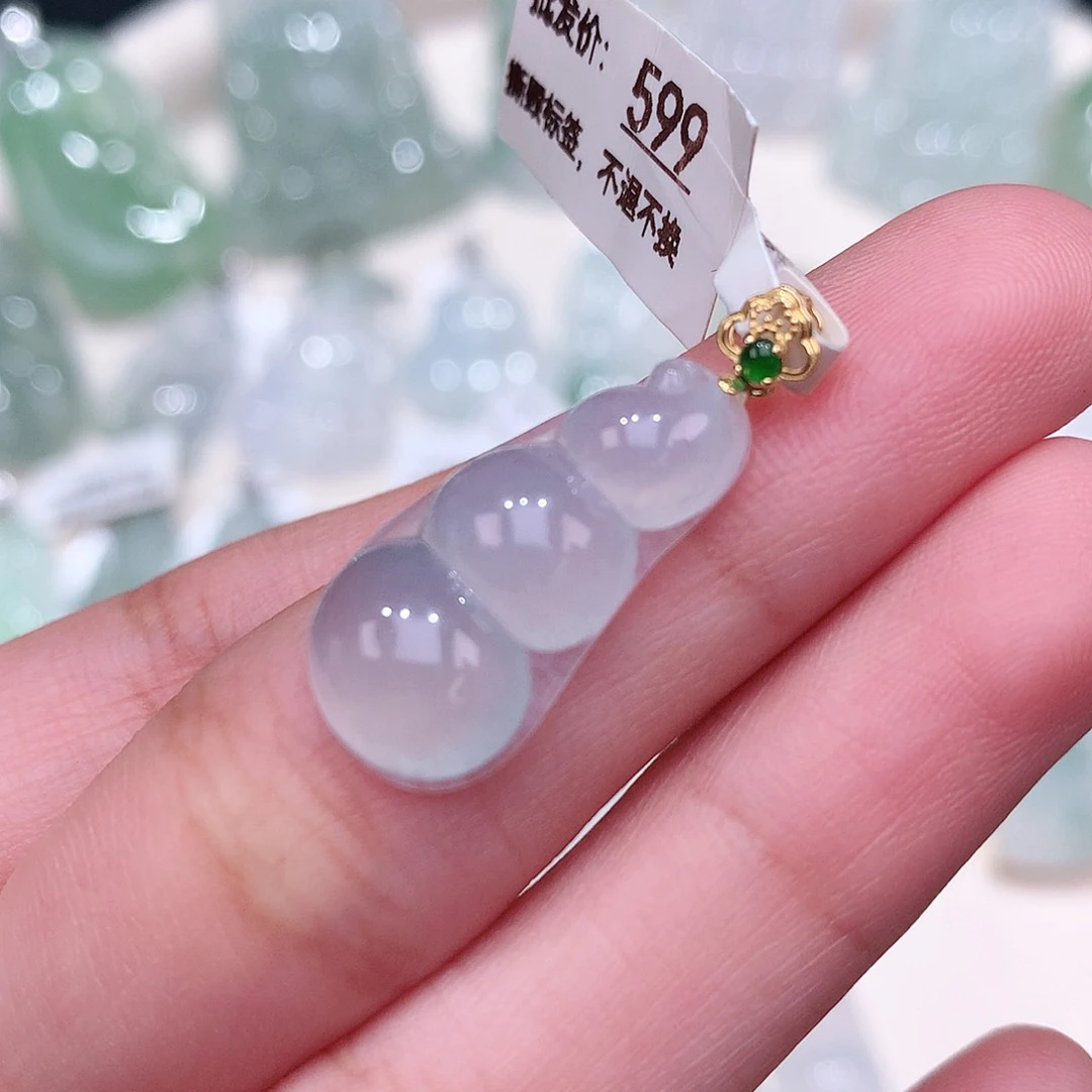 颈饰18K金镶嵌翡翠22.8-11.3-5.4