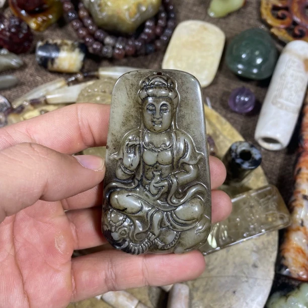 和田玉观音牌吊坠