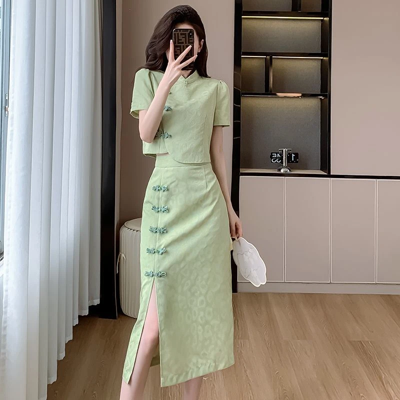 新中式少女绿色年轻款2025夏季新款绝美气质复古改良旗袍裙两件套