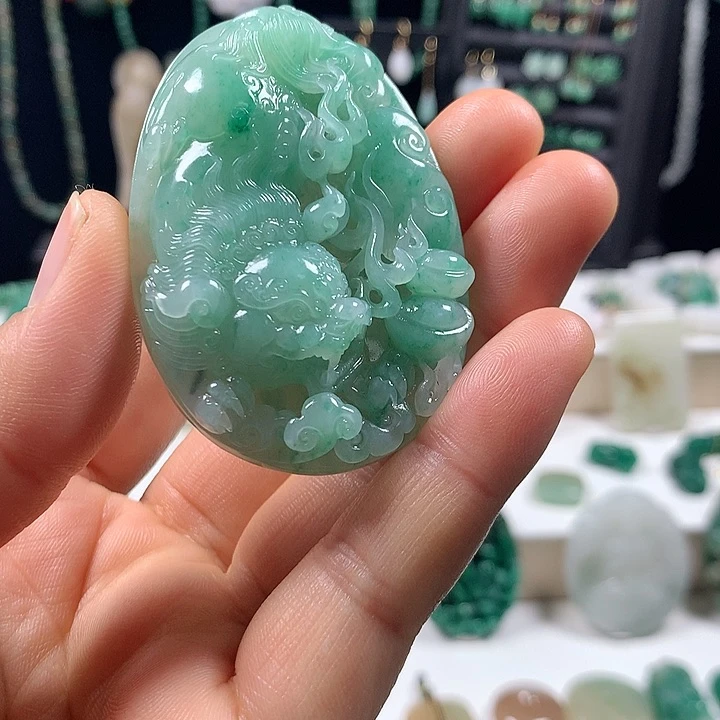 未镶嵌独山玉颈饰绽*