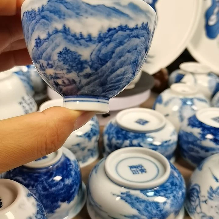 景德镇陶瓷青花山水鸡心杯