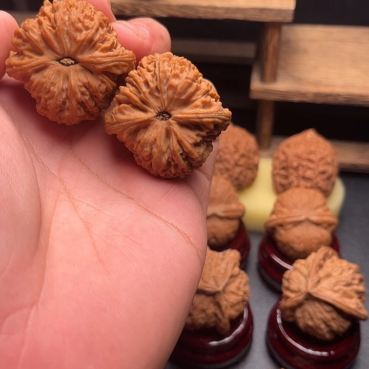 倚***.文玩核桃吊坠文玩核桃文玩核桃