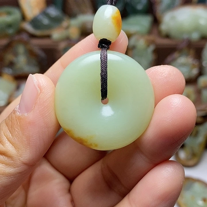 岫岩河磨玉（透闪石质玉）未镶嵌颈饰