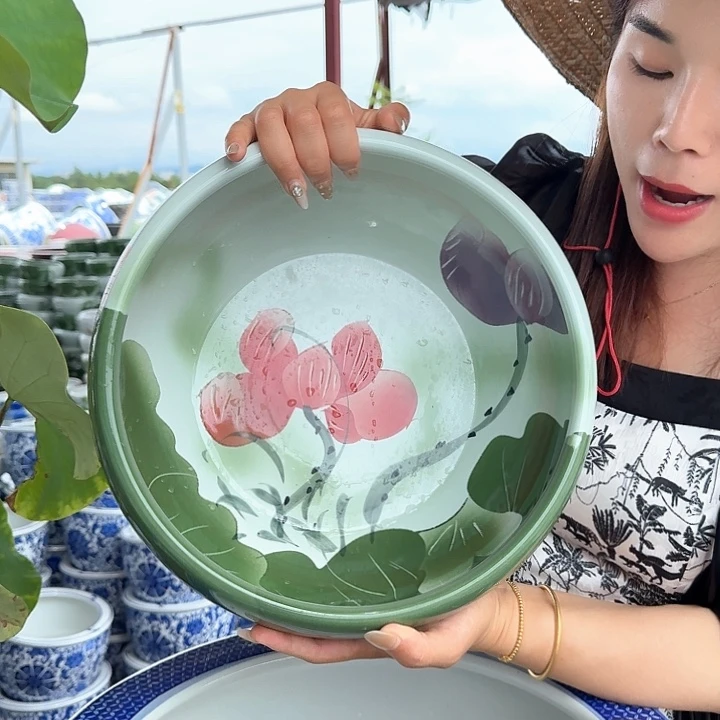 直径30厘米高度13厘米…………