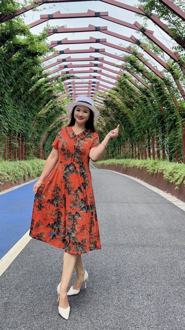 妈妈夏季显瘦气质时尚大摆带口袋复古连衣裙宽松大码遮肚裙子碎花