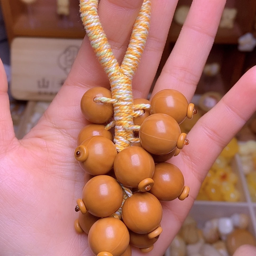 猴头核桃吊坠手工编织葡萄串