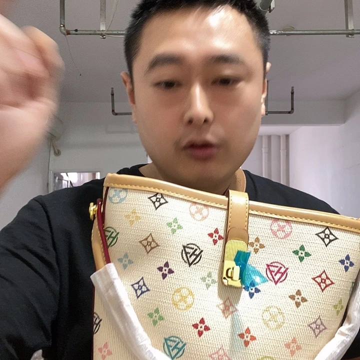 蚕丝羊剖层皮革麂皮（革）山羊皮（革）鳄鱼皮（革）犏牛皮（革）