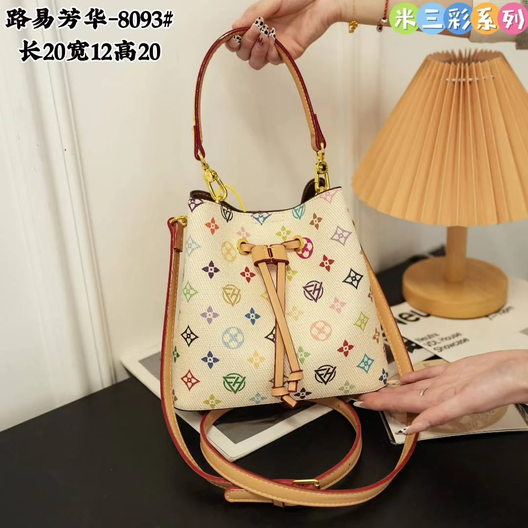 新款娅莉世家时尚百搭抽绳水桶包