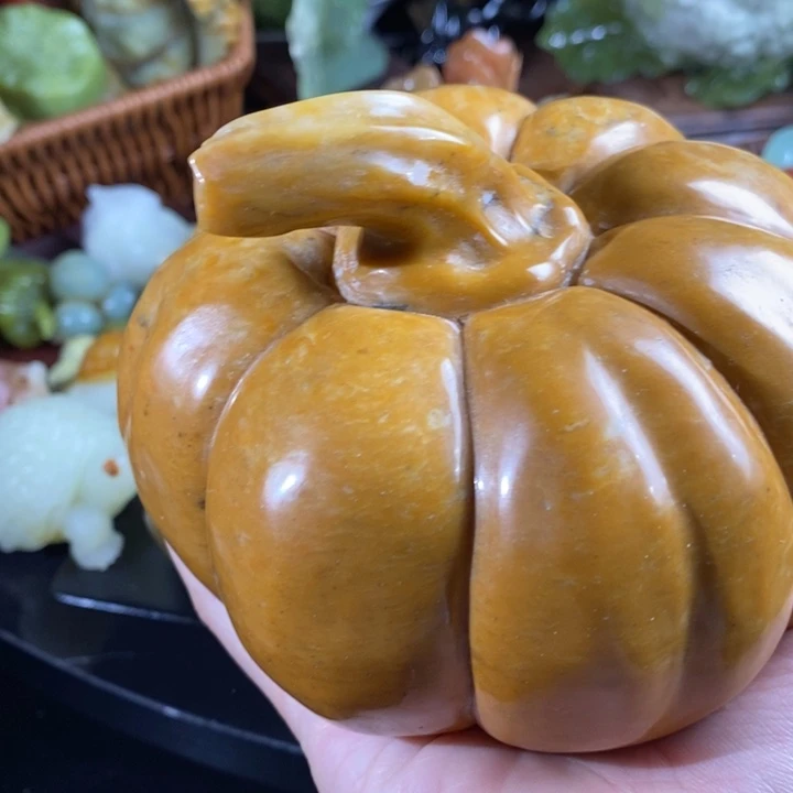 石英岩玉未镶嵌珠宝奇石