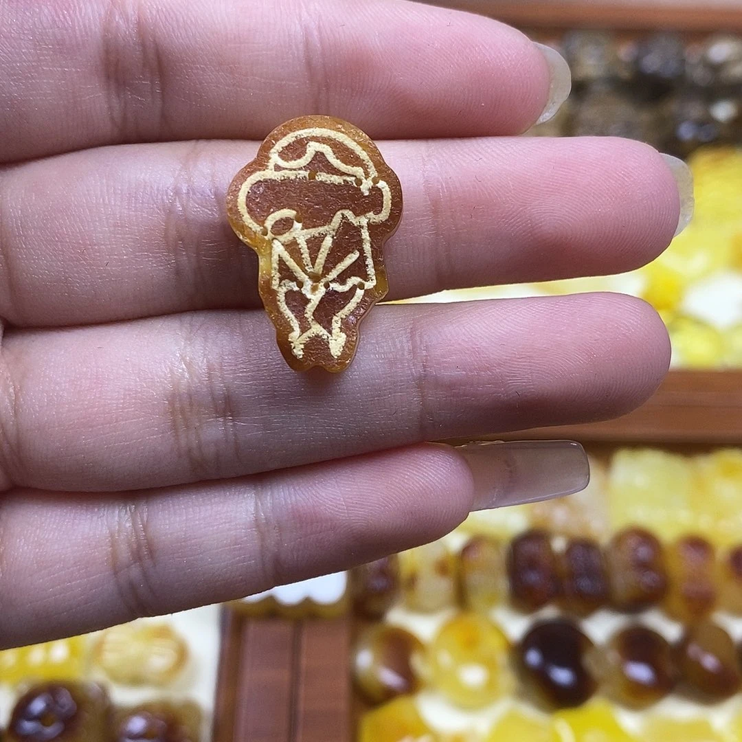 琥珀未镶嵌珠宝奇石