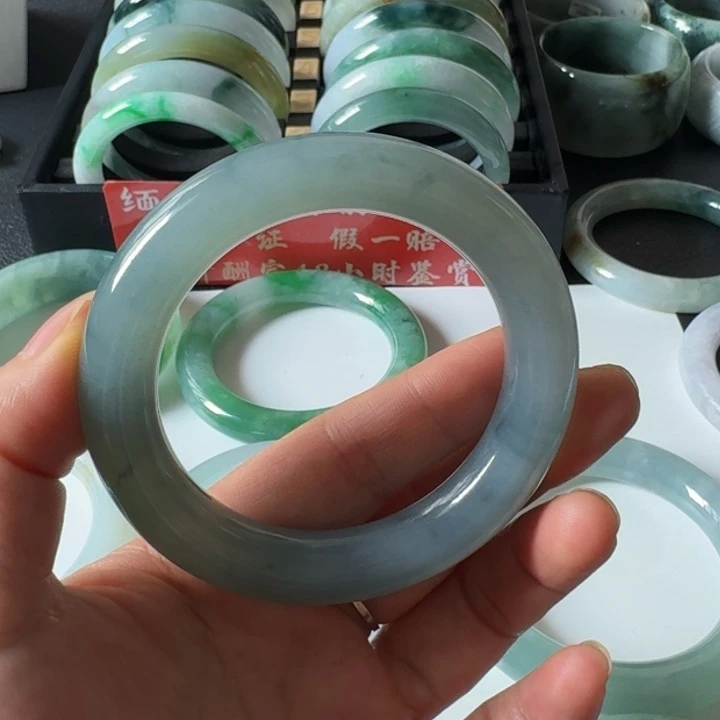 翡翠手镯未镶嵌缅甸天然翡翠手镯A货54.3圆条微瑕