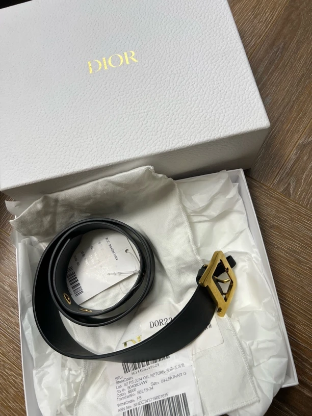 未使用 DIOR/迪奥 澳海贝/迪奥折扣黑金皮带