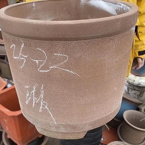 紫砂中国宜兴紫砂花，