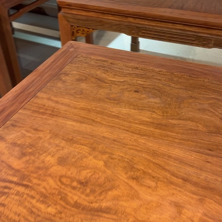 徐***洪花梨木类成套家具88.88.81缅花八仙桌