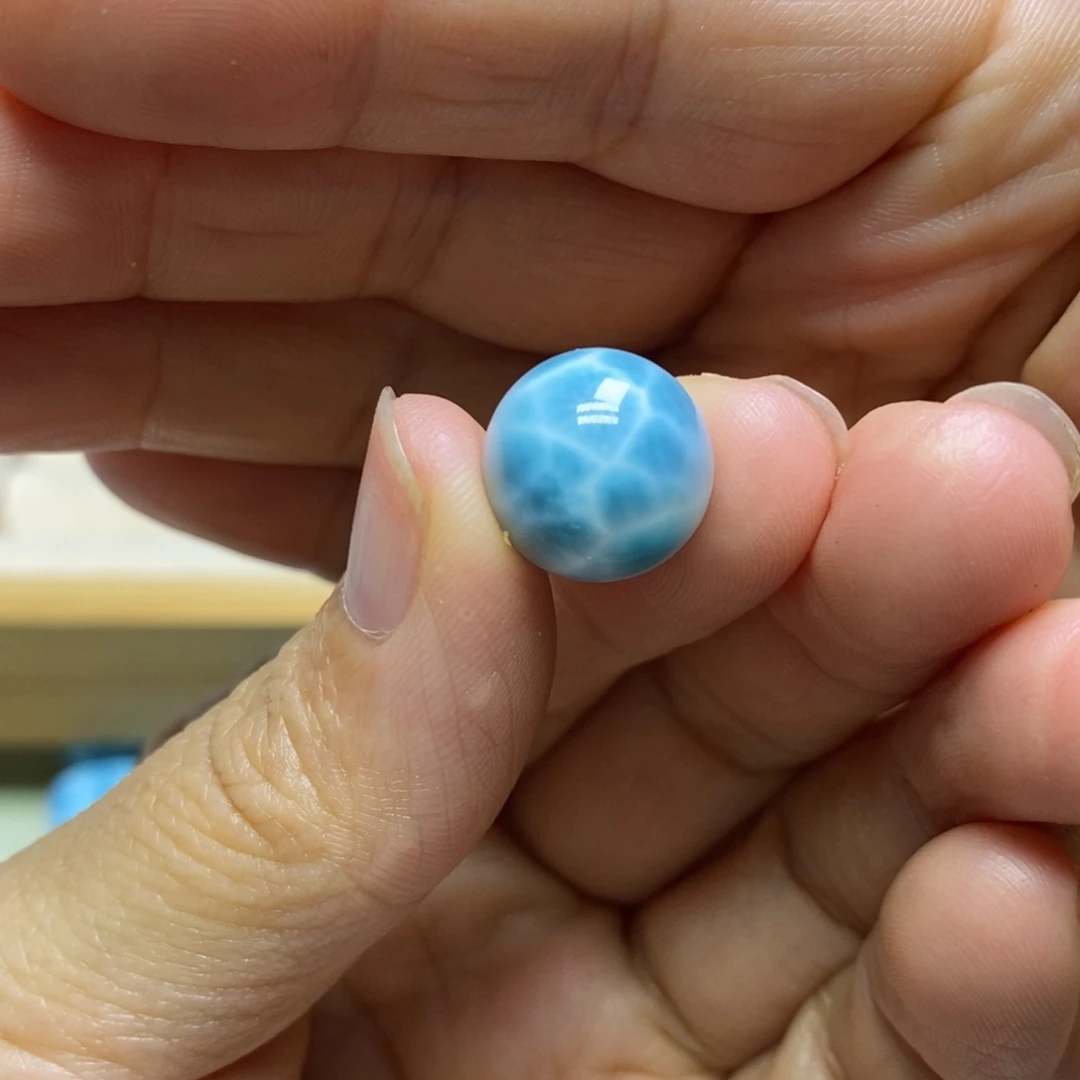 Q****未镶嵌针钠钙石（海纹石）颈饰