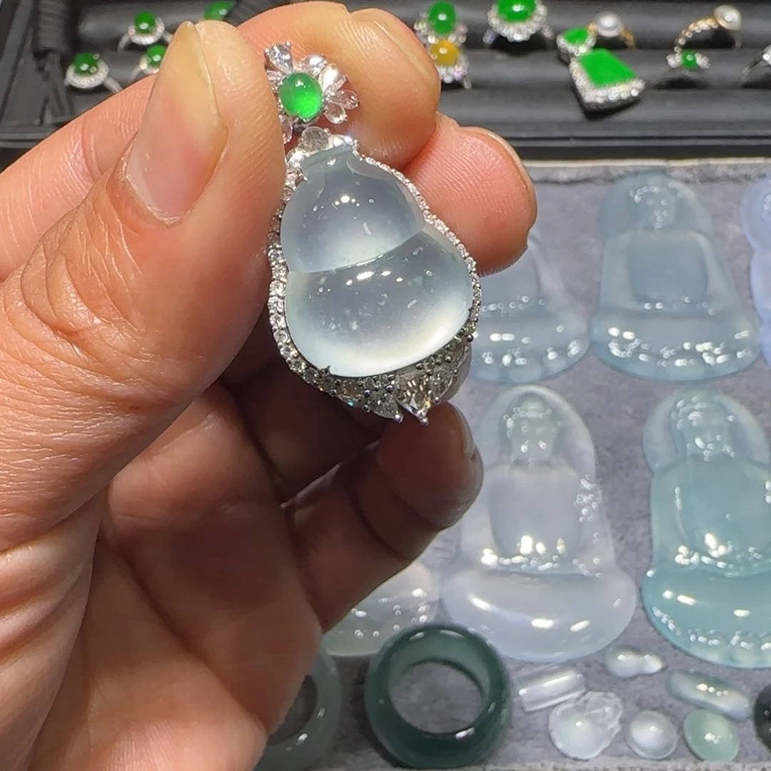 翡翠颈饰18K金镶嵌天然